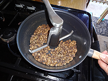 roasting coffee beans at home